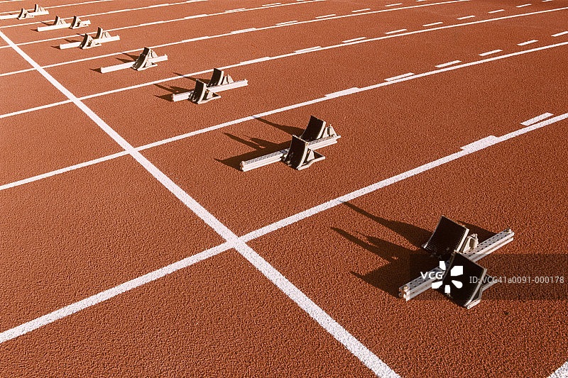 跑道上的起跑器图片素材