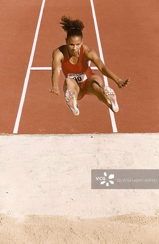 女子跳远图片素材