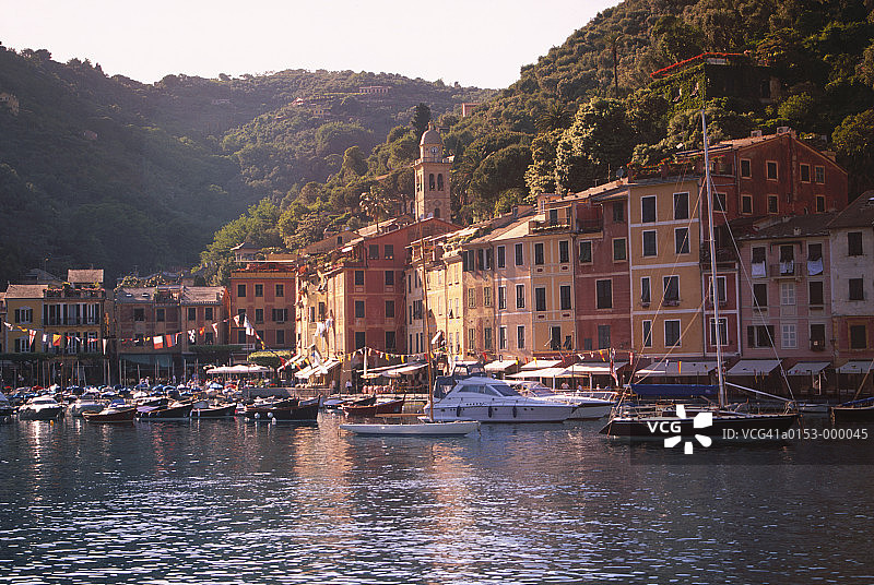 海港附近的建筑图片素材