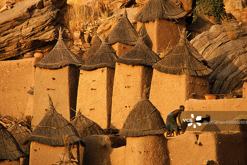 马里多贡部落的茅屋，尤迪乌村，非洲图片素材