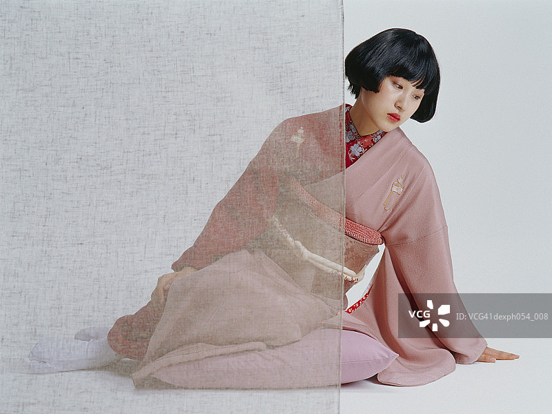 身穿和服的日本女人肖像图片素材