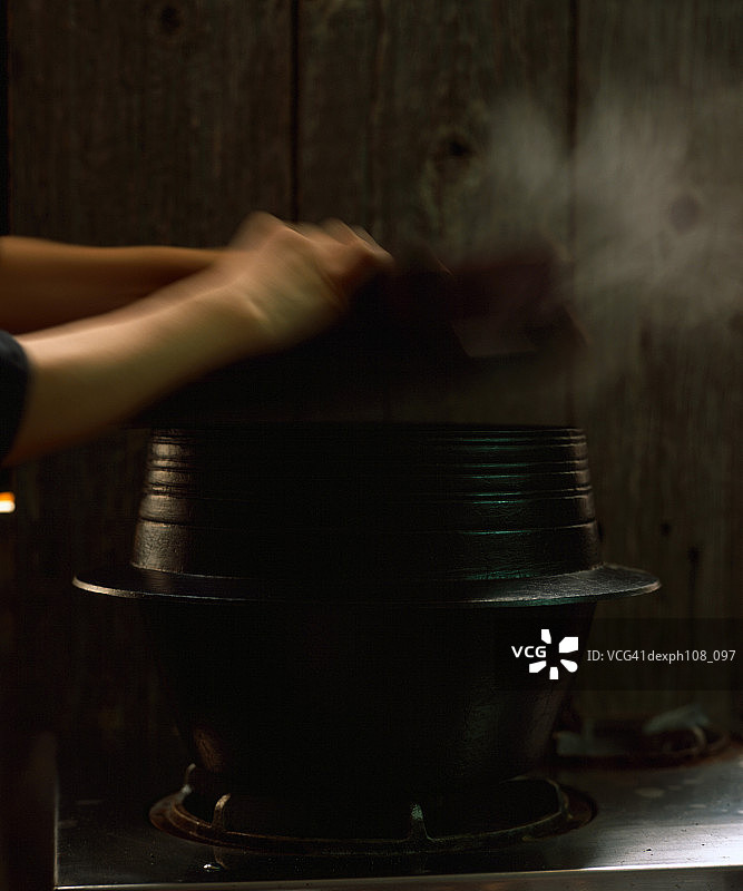 日式传统电饭煲图片素材