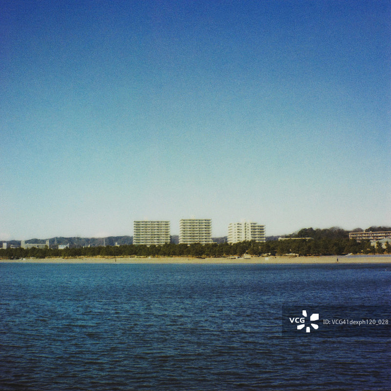 海上的工业区图片素材