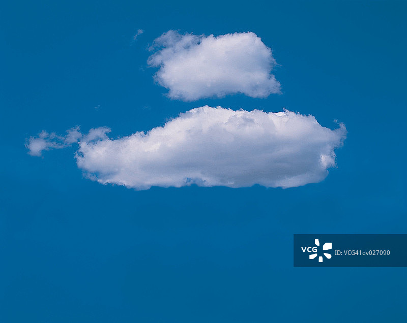 两朵积云图片素材