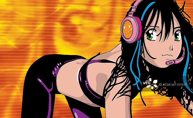 戴着耳机的年轻女子四肢着地图片素材