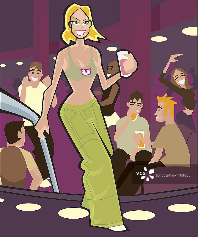 在夜总会喝酒的年轻女子肖像图片素材