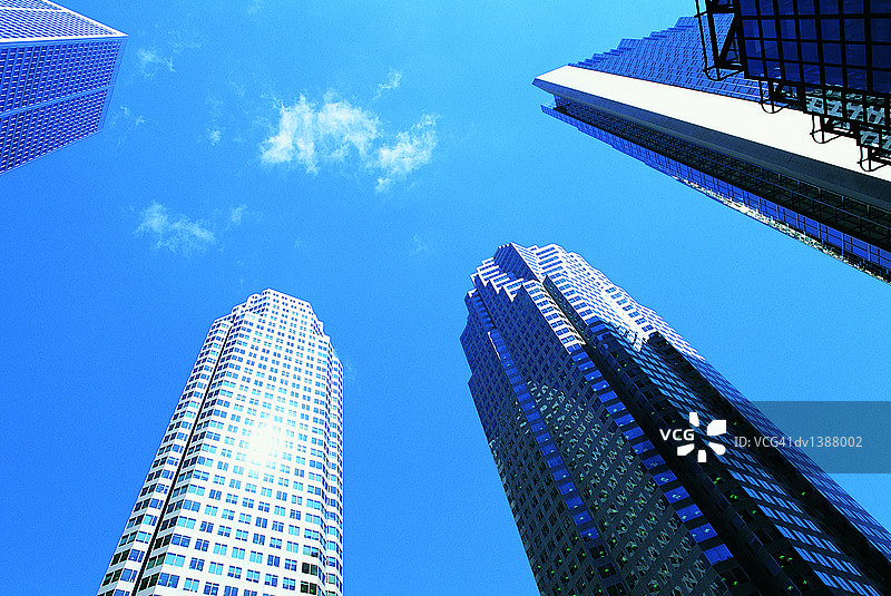 加拿大，多伦多摩天大楼仰视角度图片素材