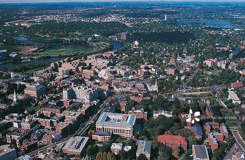 美国马萨诸塞州哈佛大学校园鸟瞰图片素材