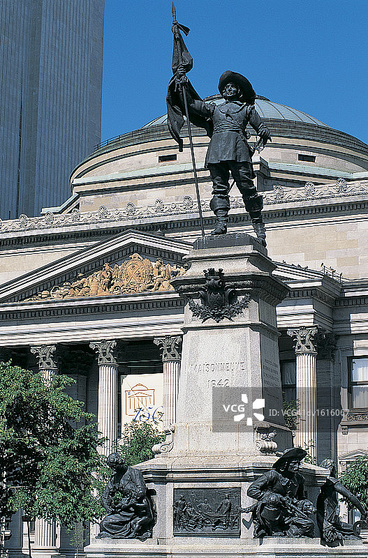 加拿大魁北克省蒙特利尔老城武器广场的雕像图片素材