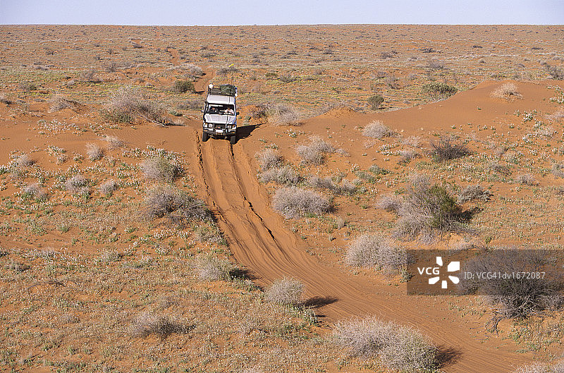 越野车，辛普森沙漠，澳大利亚南部图片素材