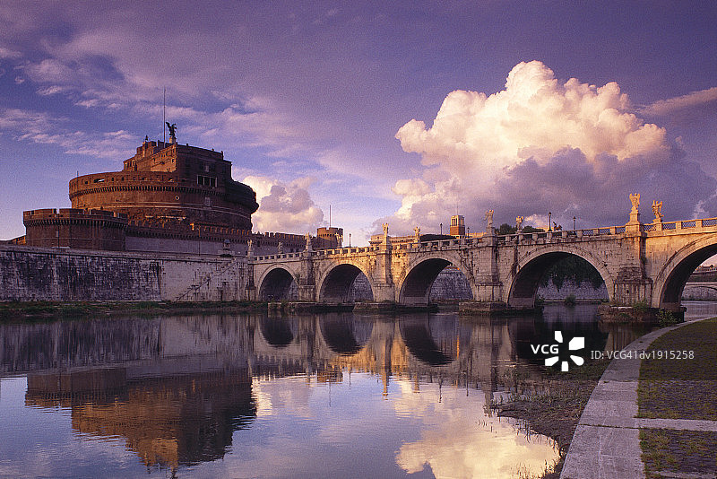 意大利罗马天使桥和圣天使城堡图片素材