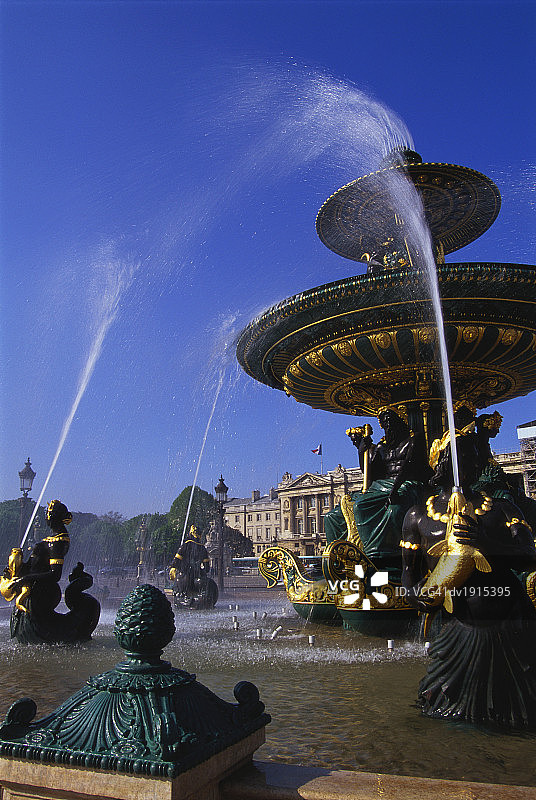 法国巴黎协和广场海事喷泉和克里雍酒店图片素材