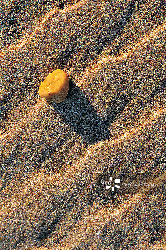 沙滩上的石头图片素材