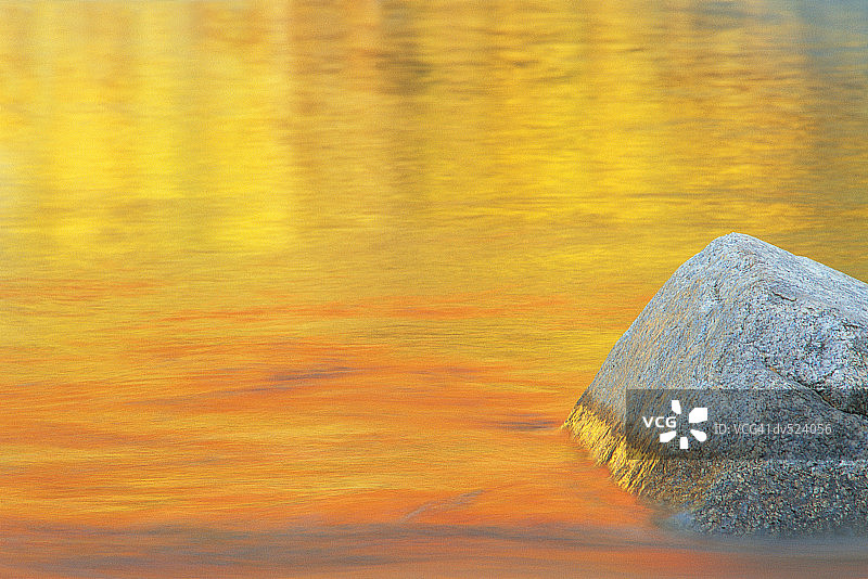 美国新罕布什尔州白山水彩岩石图片素材