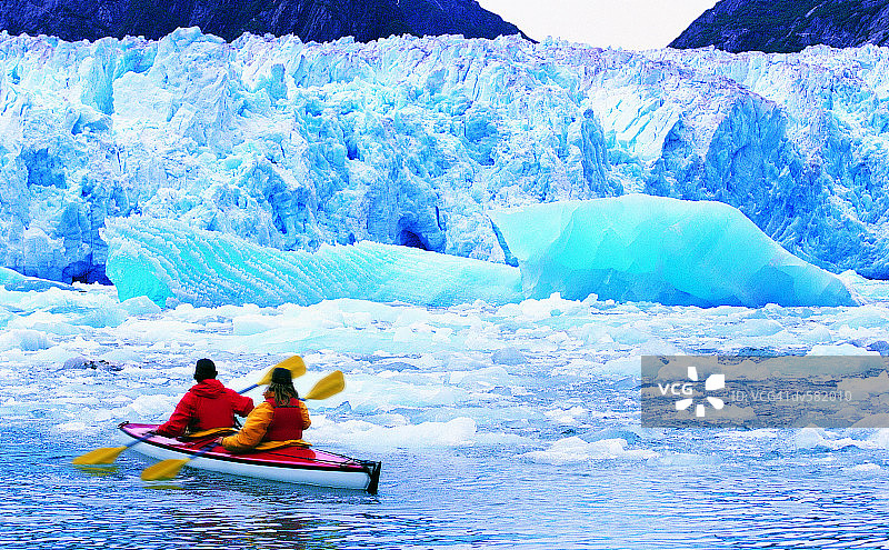 在阿拉斯加划皮划艇图片素材