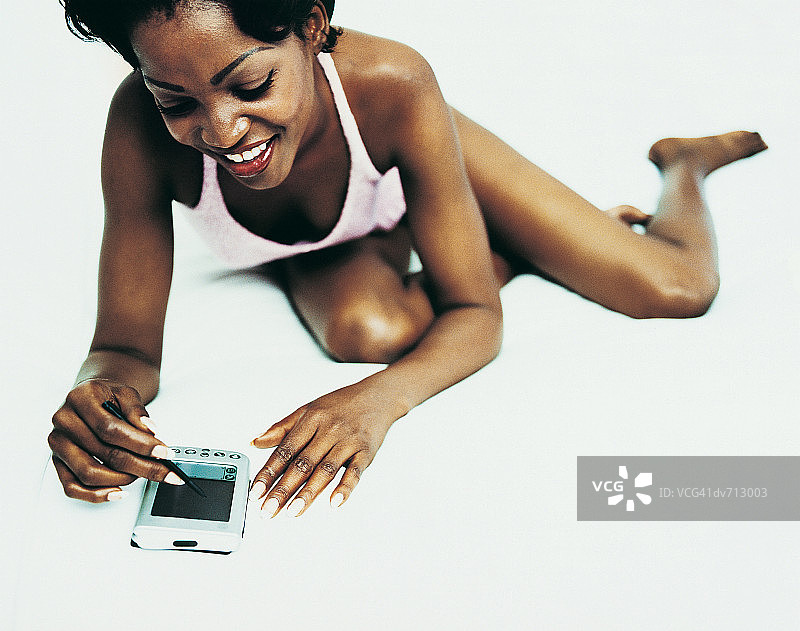 使用掌上电脑的女人图片素材