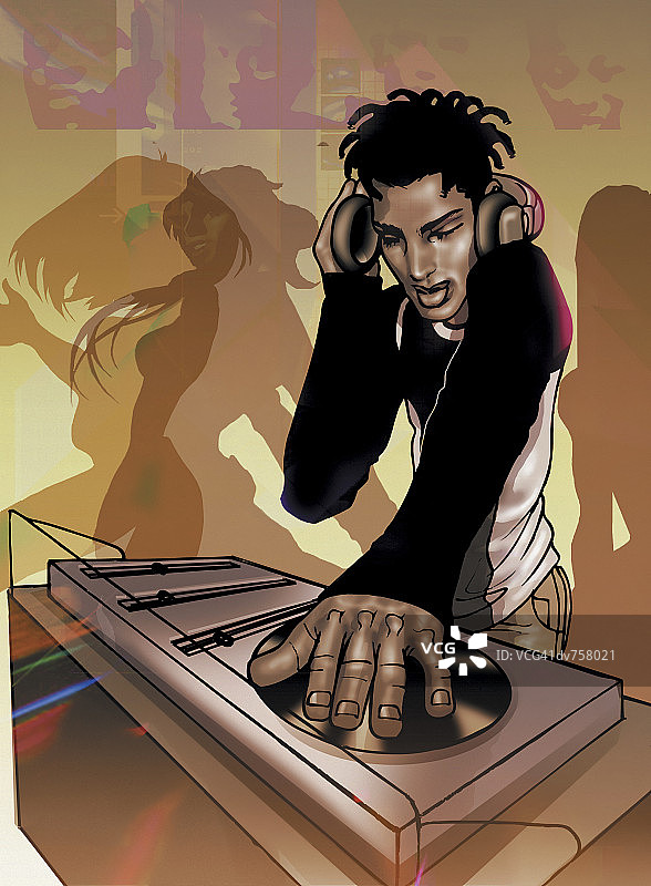 在夜总会转盘上播放唱片的年轻DJ肖像图片素材