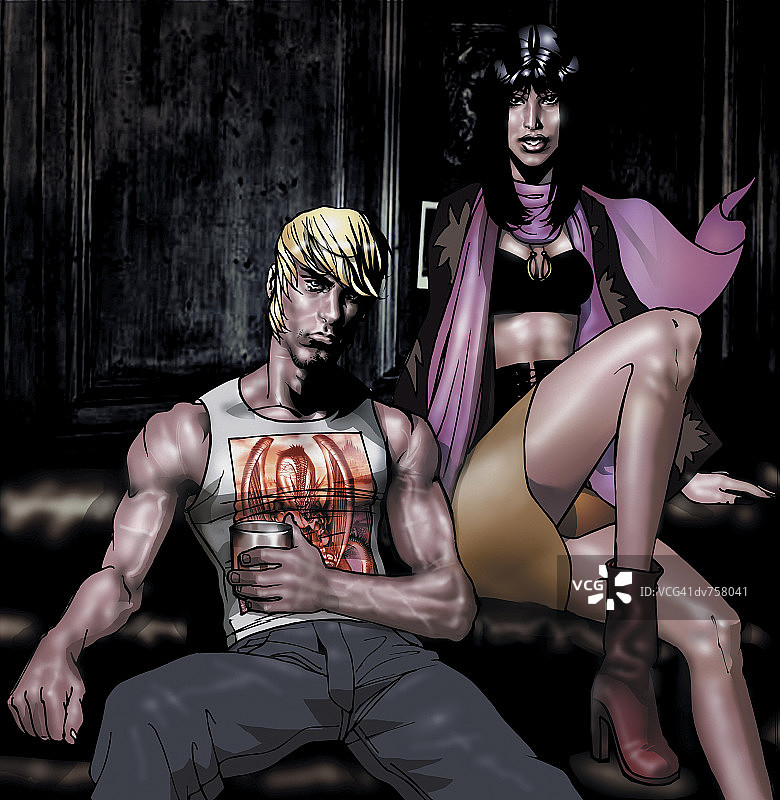 坐在沙发上的时尚年轻情侣肖像图片素材