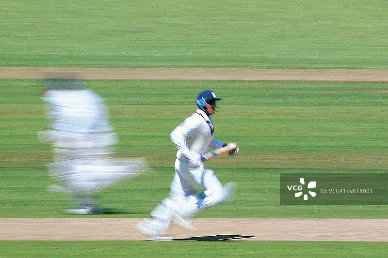 板球运动员奔跑图片素材