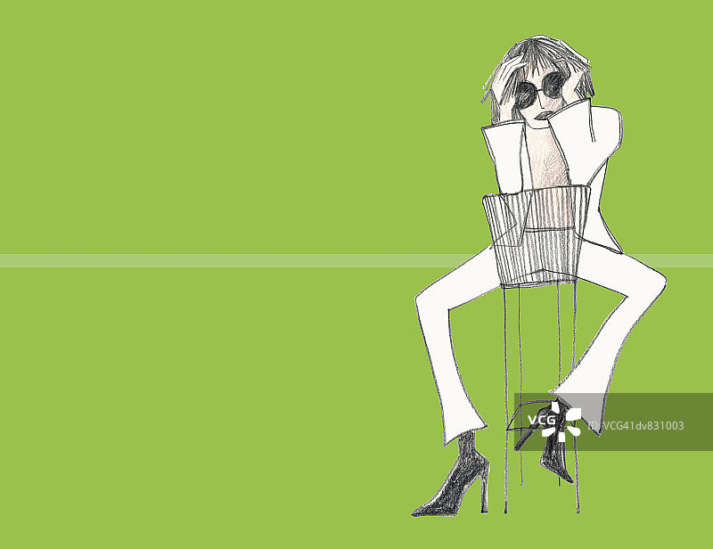 戴墨镜坐在凳子上的男人肖像图片素材