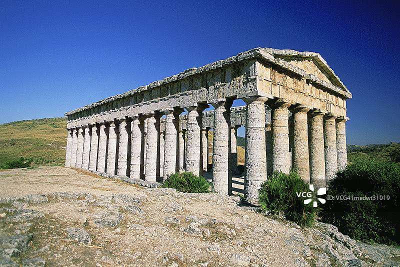 意大利西西里岛的多立克神庙图片素材