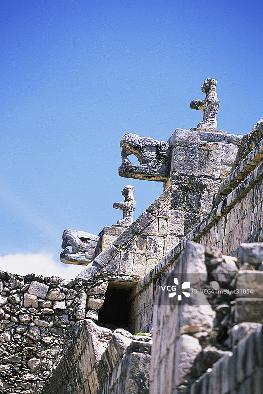 奇琴伊察勇士神庙上的雕像图片素材