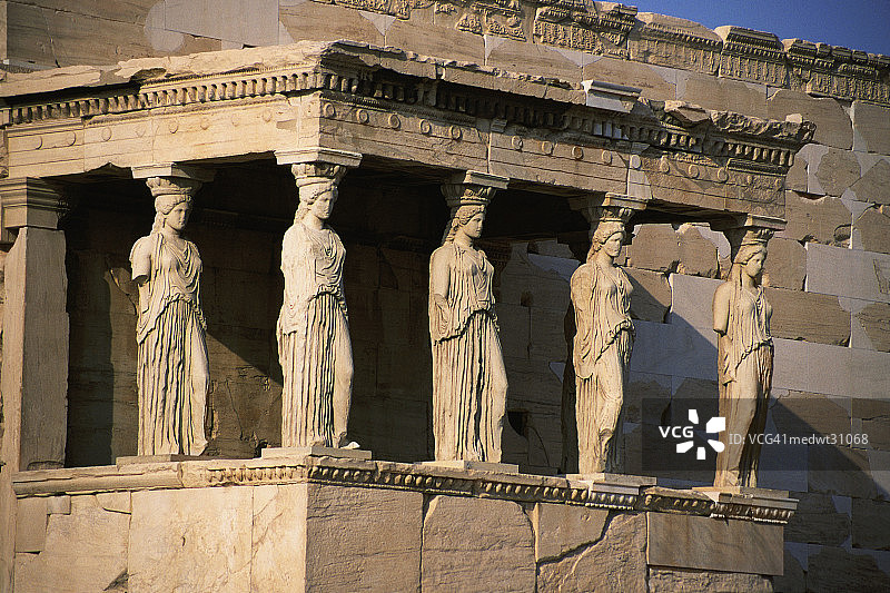 希腊雅典卫城伊瑞克提翁神庙女像柱门廊图片素材