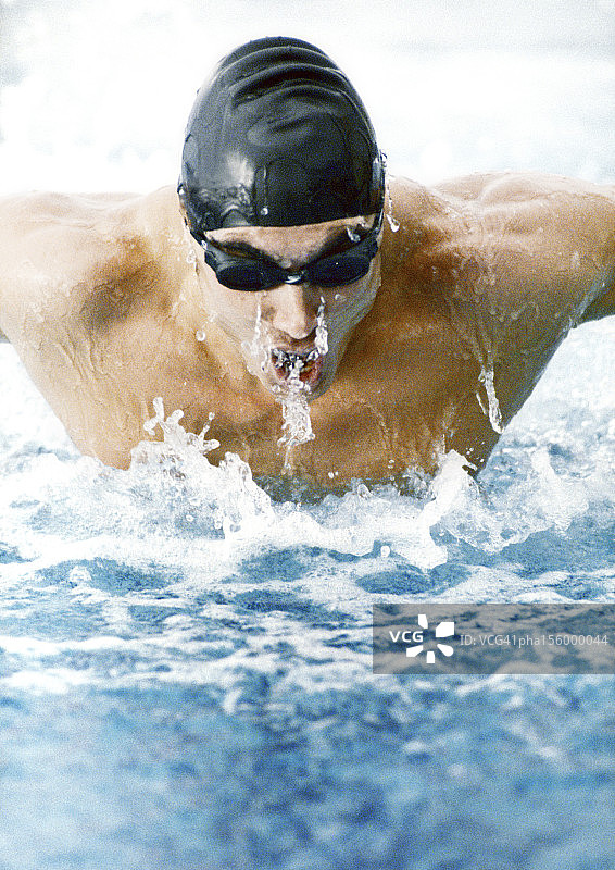 男运动员蝶泳特写图片素材