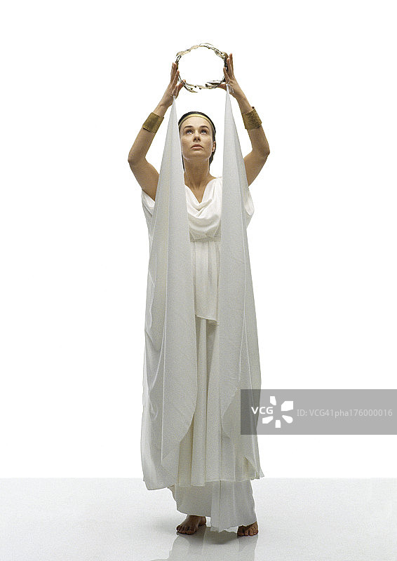 身穿托加长袍，手持桂冠的女人图片素材