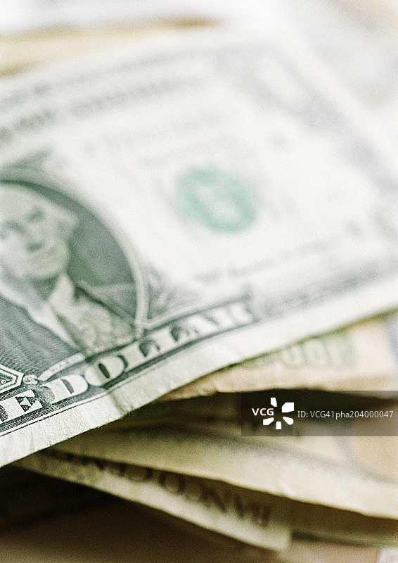 一叠纸币图片素材