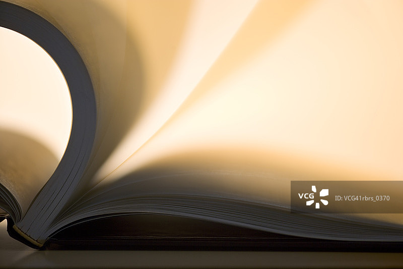 书本翻页图片素材