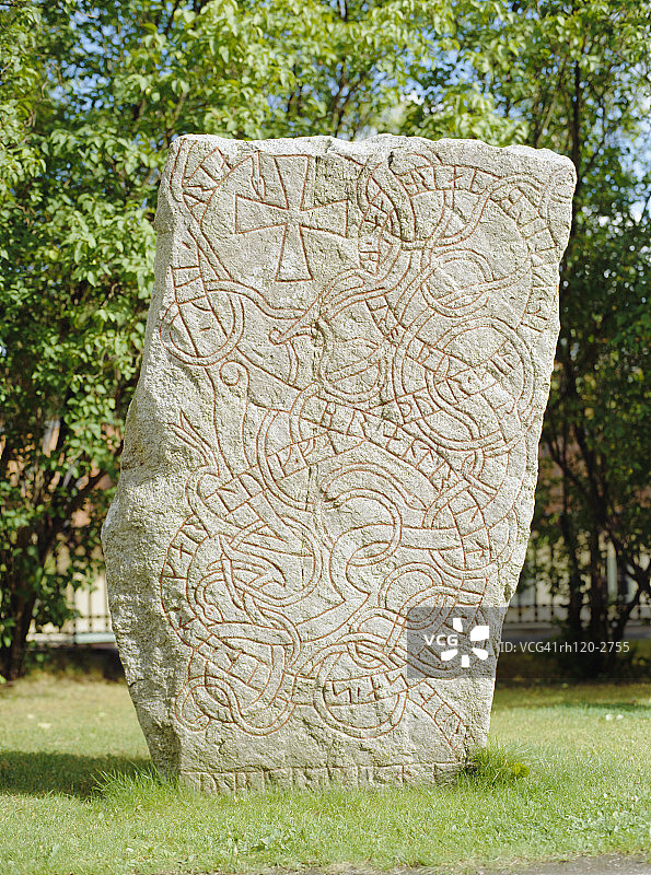 瑞典乌普萨拉大教堂场地的符文石，斯堪的纳维亚半岛图片素材