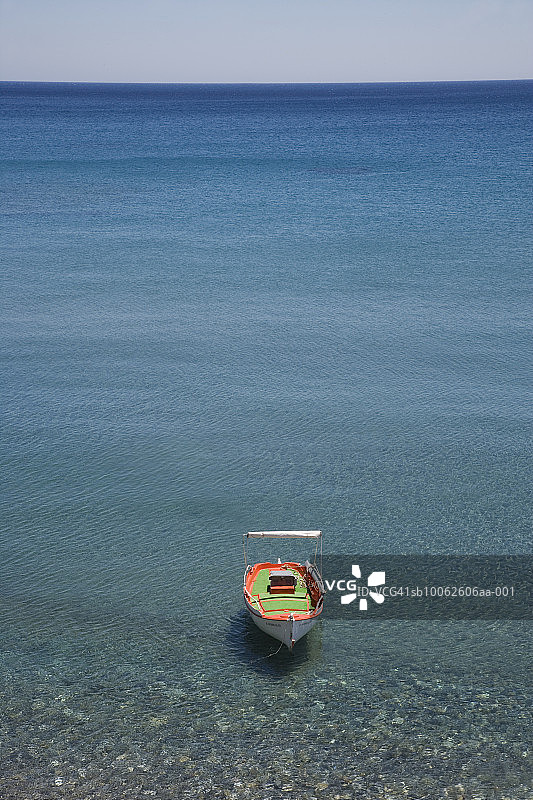 海上的船图片素材