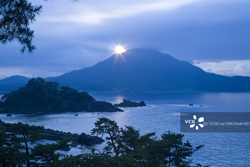 日本若狭湾青叶山的日落图片素材
