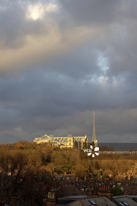 英国伦敦：冬季傍晚的亚历山德拉宫图片素材