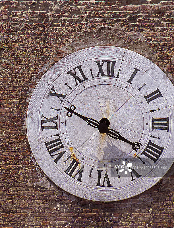 意大利锡耶纳市政厅时钟图片素材