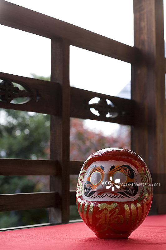 没有眼睛的达摩幸运娃娃图片素材