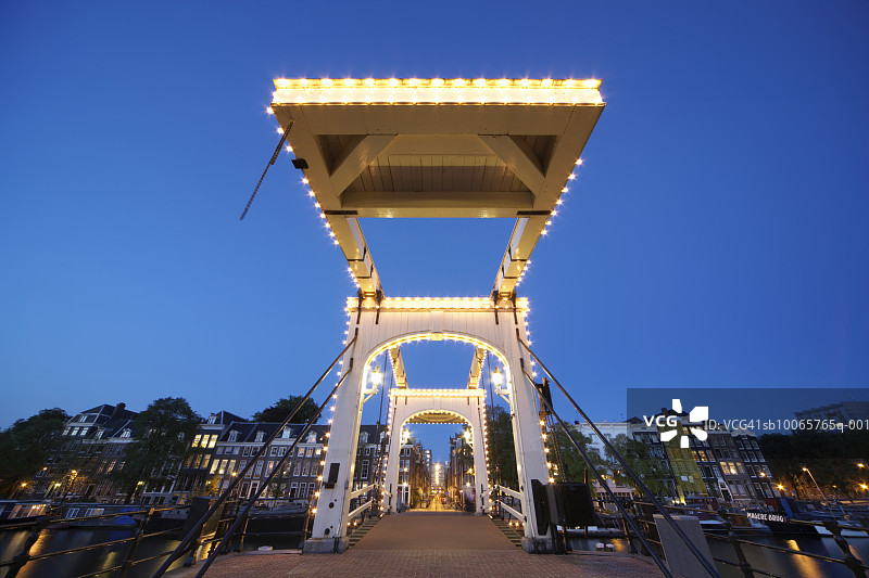 荷兰阿姆斯特丹瘦桥阿姆斯特尔河风光图片素材