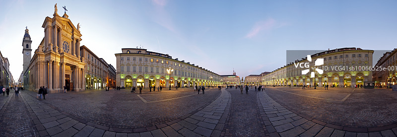 意大利都灵圣卡洛广场黄昏图片素材