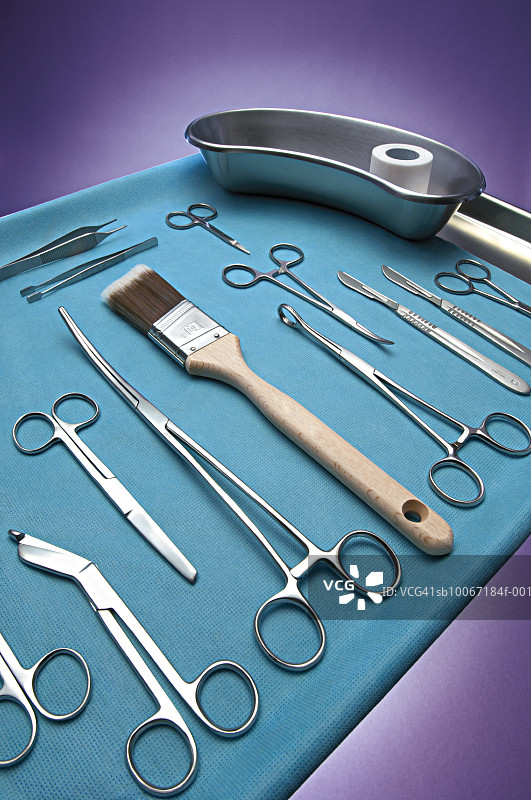 手术托盘和工具，工作室拍摄图片素材