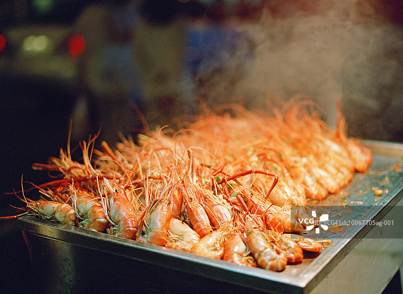 中国台湾垦丁夜市的清蒸大虾拼盘图片素材