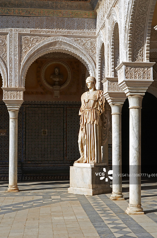 西班牙塞维利亚，皮拉托斯之家的雕像图片素材