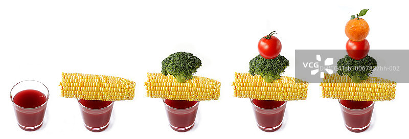 蔬菜、水果和果汁堆叠特写（数码合成）图片素材