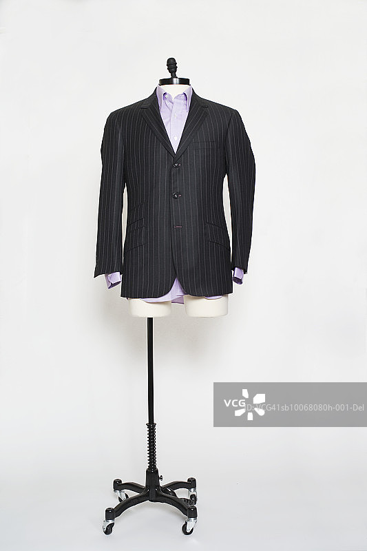 服装模特身上的黑色夹克图片素材