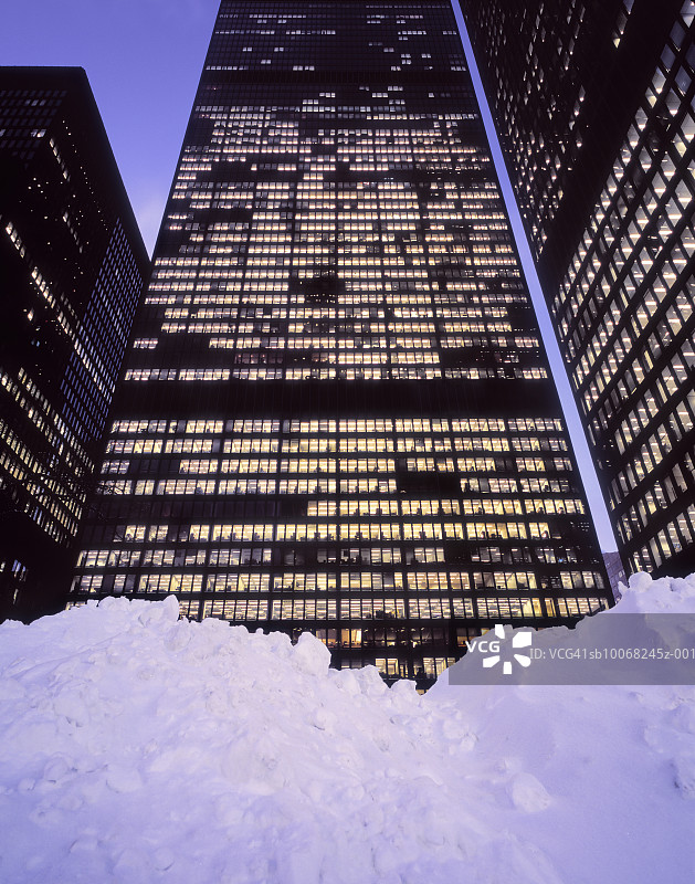 加拿大安大略省多伦多市国王街雪景图片素材