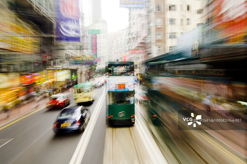 中国香港：繁华街道上的车流图片素材