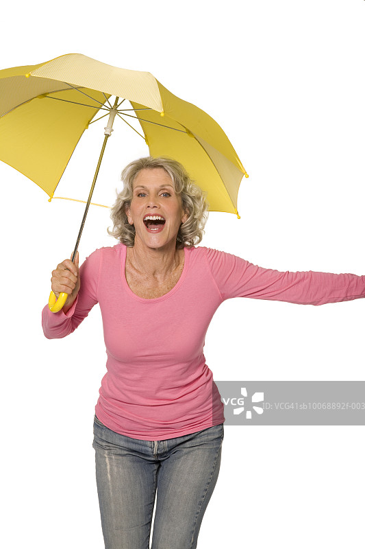 手持雨伞的年长女性特写 портрет图片素材