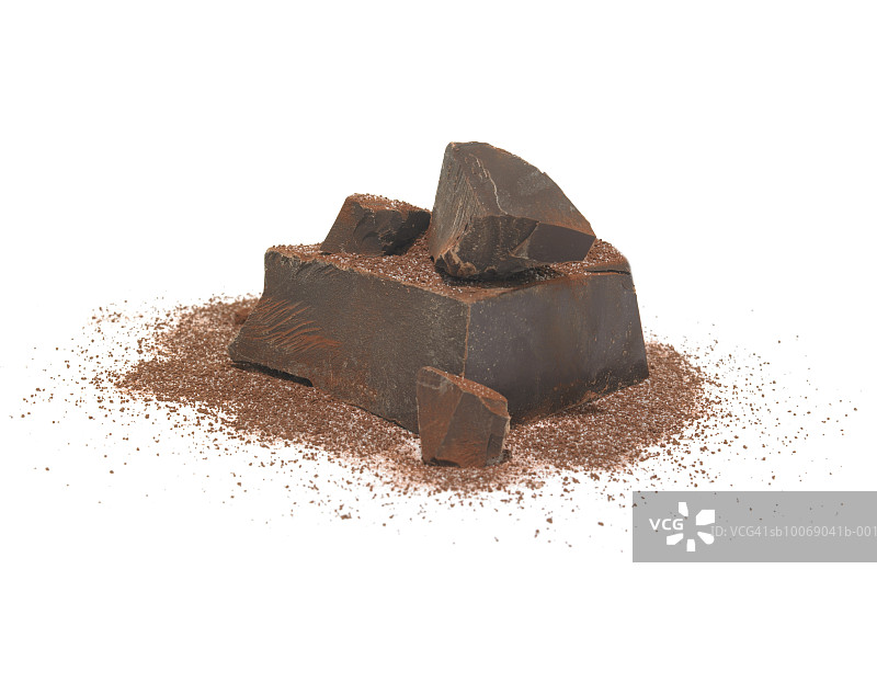 黑巧克力块和粉末，工作室拍摄图片素材