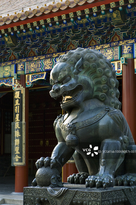 中国北京铜狮雕像图片素材