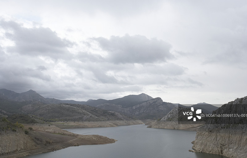 西班牙圣维森特河岩层地貌图片素材